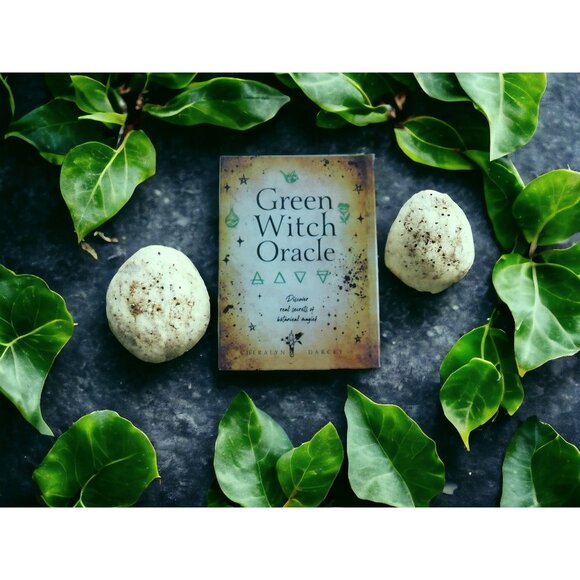 Green Witch Oracle Deck Cheralyn Darcey Discover Real Secrets of Botanical Magic - Picture 1 of 11